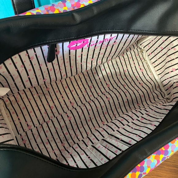Betsey Johnson Weekender Bag Colorful Kitty Cat Style NWOT Pockets Duffel Purse - Picture 11 of 11